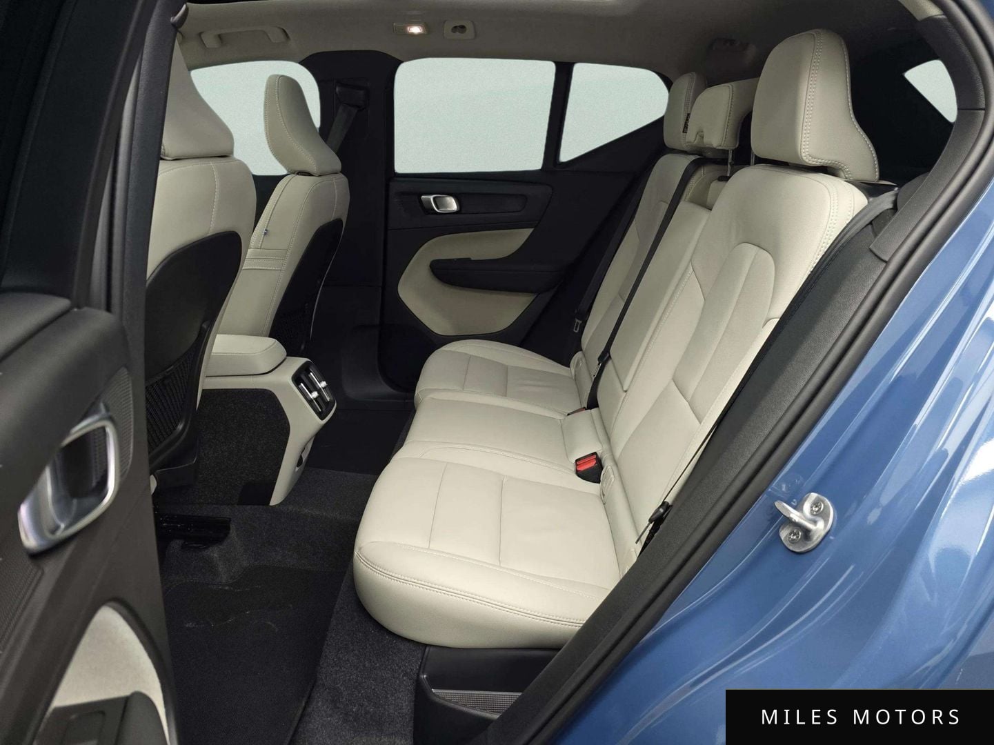 Volvo XC40 2025 — миниатюра 12