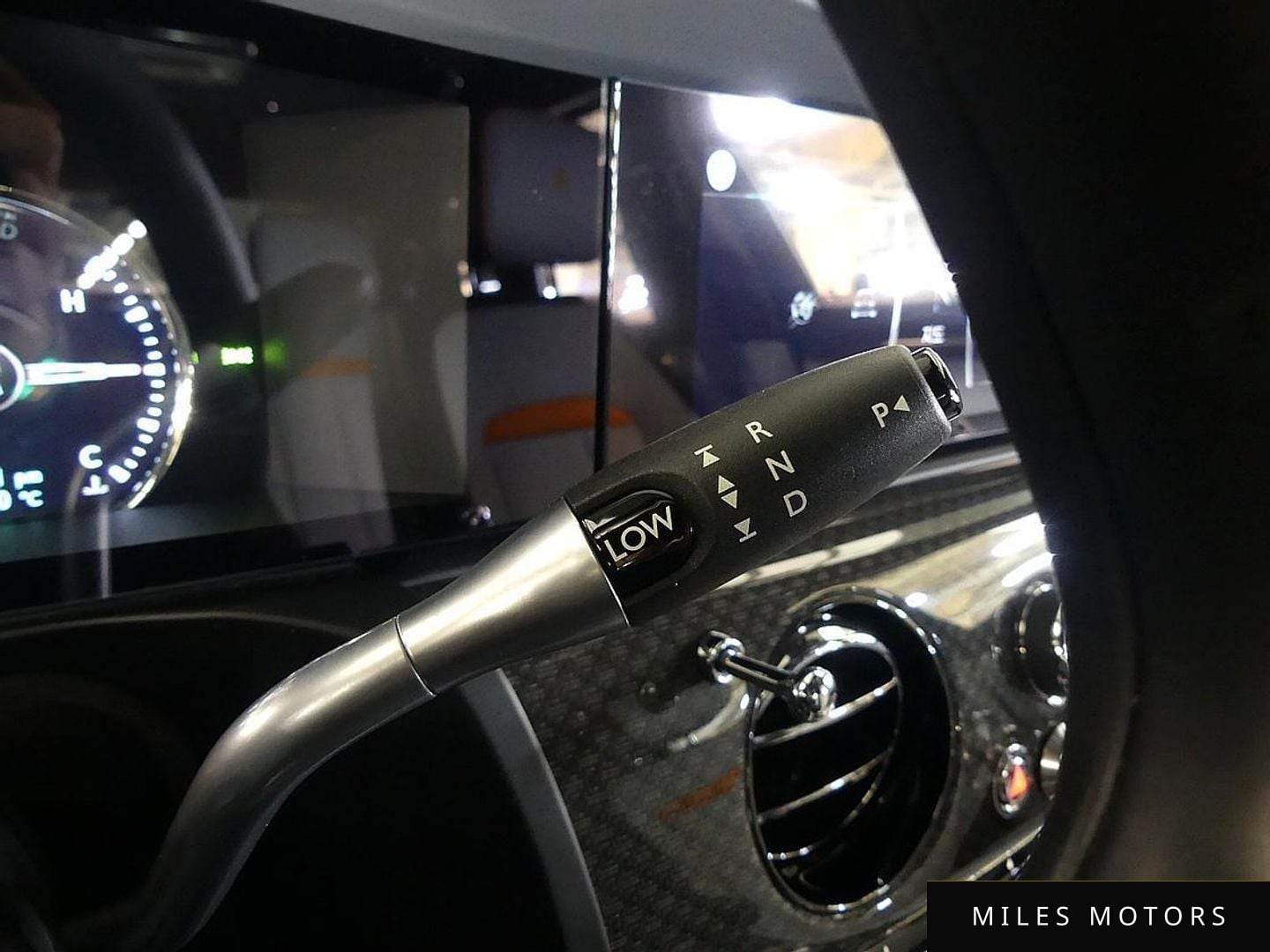 Rolls-Royce 고스트 2023 — миниатюра 8