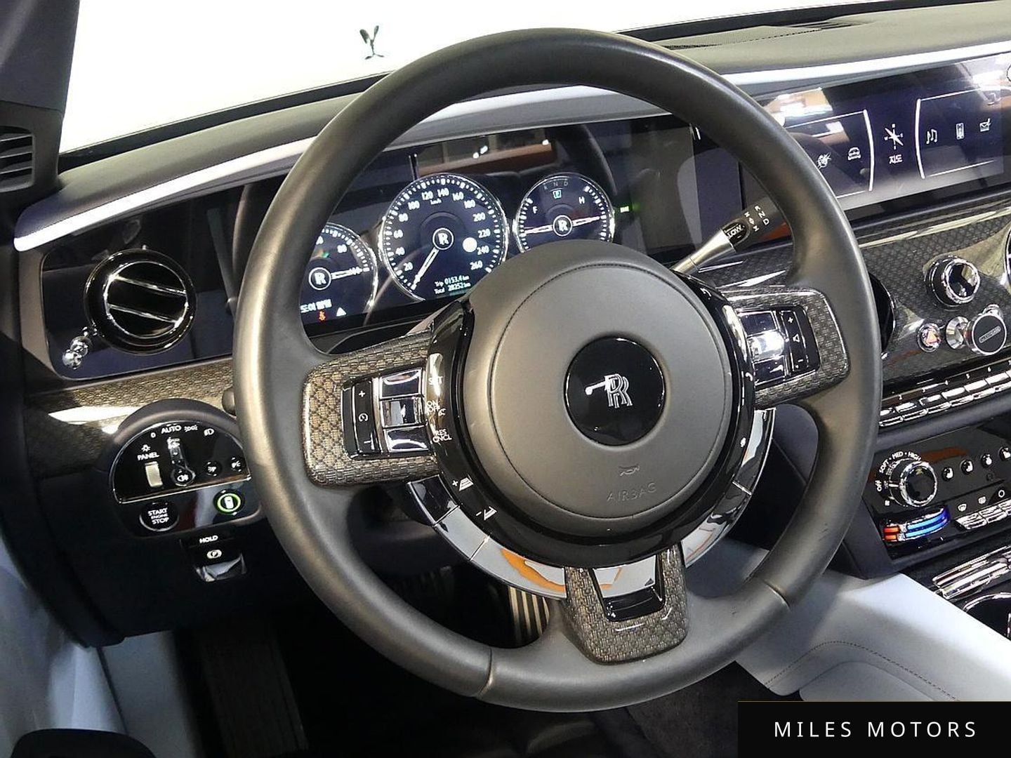 Rolls-Royce 고스트 2023 — миниатюра 12