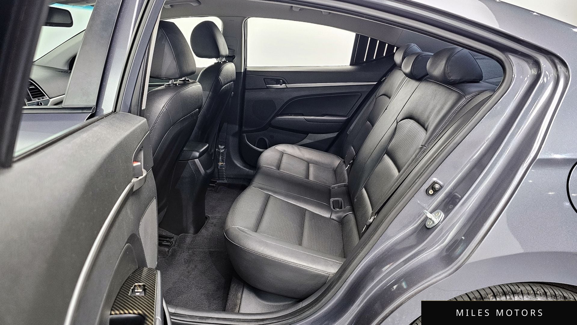 Hyundai AVANTE 2018 — миниатюра 11