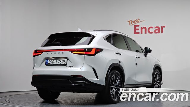Лексус NX350h 2024 — миниатюра 2