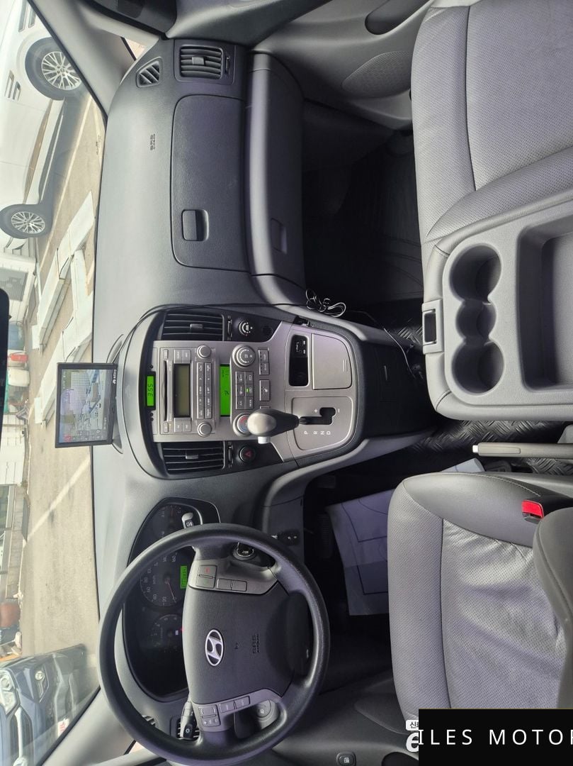 Hyundai Starex 2015 — миниатюра 9