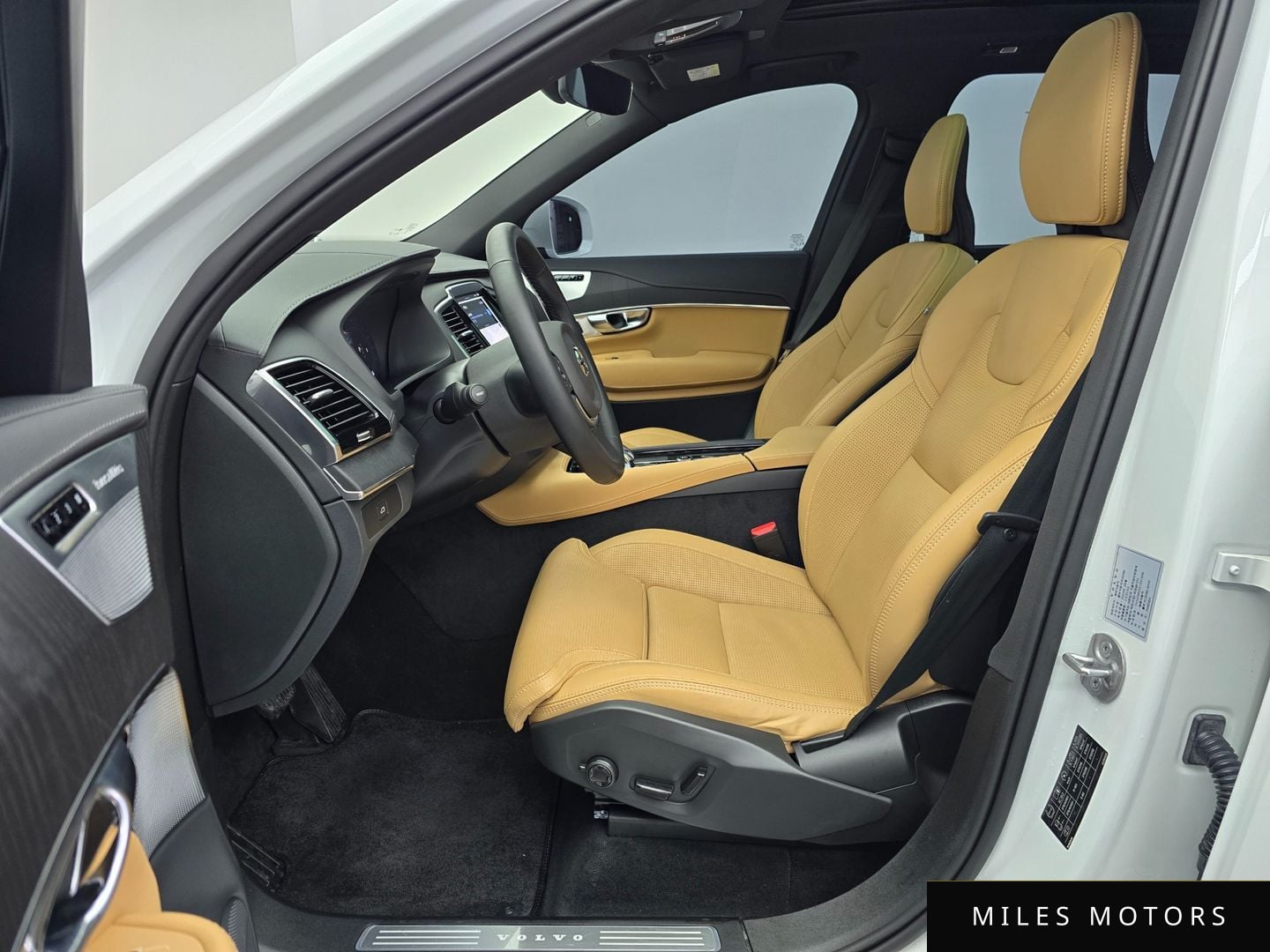 Volvo XC90 2025 — миниатюра 10