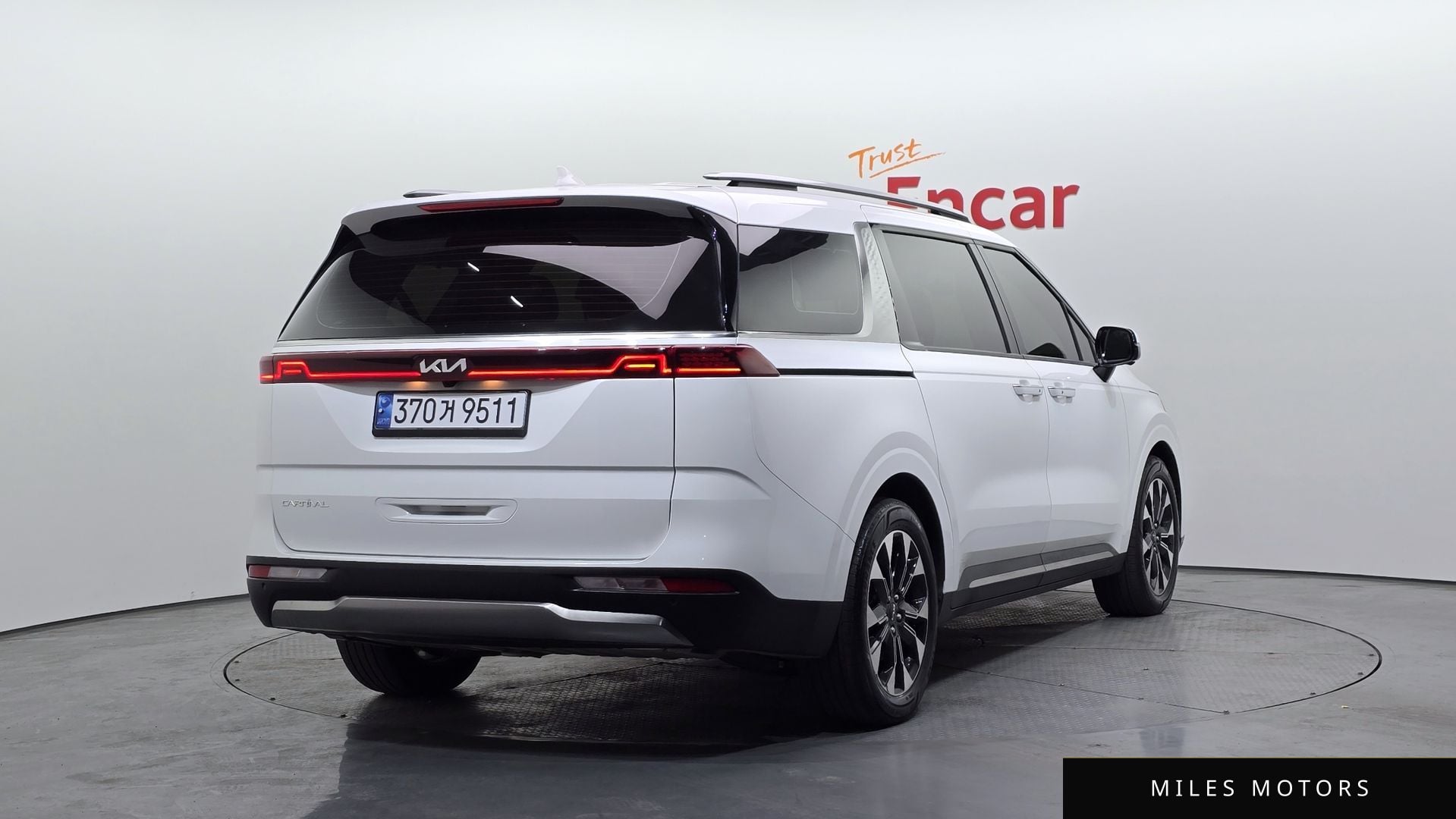 Kia Carnival 2023 — миниатюра 2