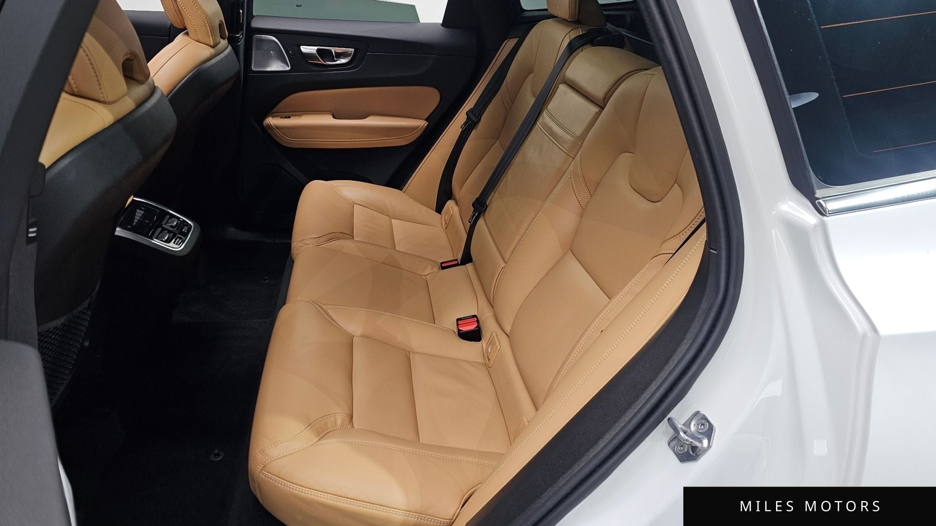 Volvo XC60 2021 — миниатюра 12