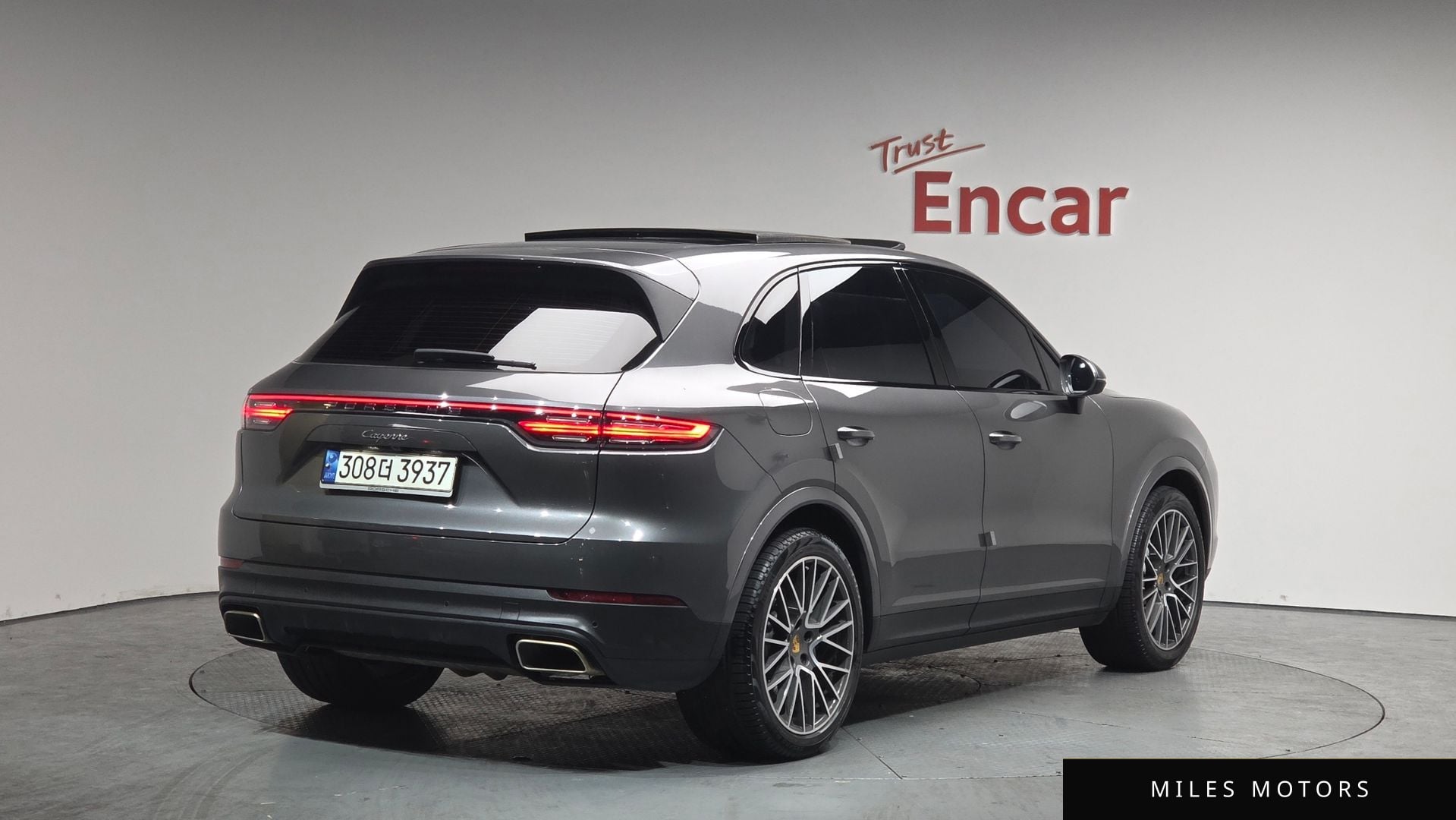 Porsche Cayenne 2020 — миниатюра 2