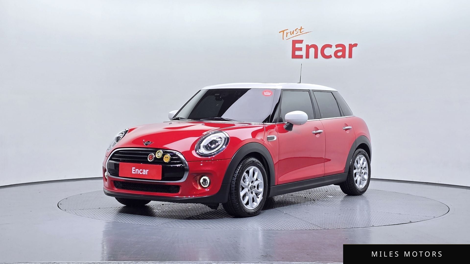 MINI Cooper 2020 — фото 1 из 12