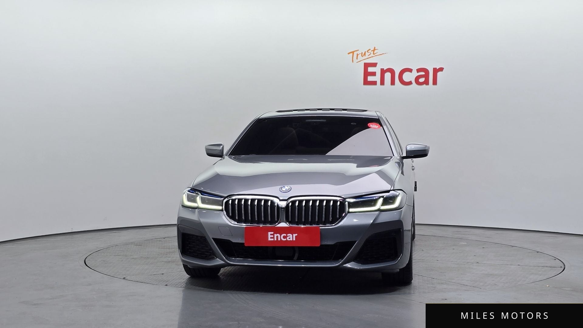 BMW 5 Series (G30) 2023 — миниатюра 3