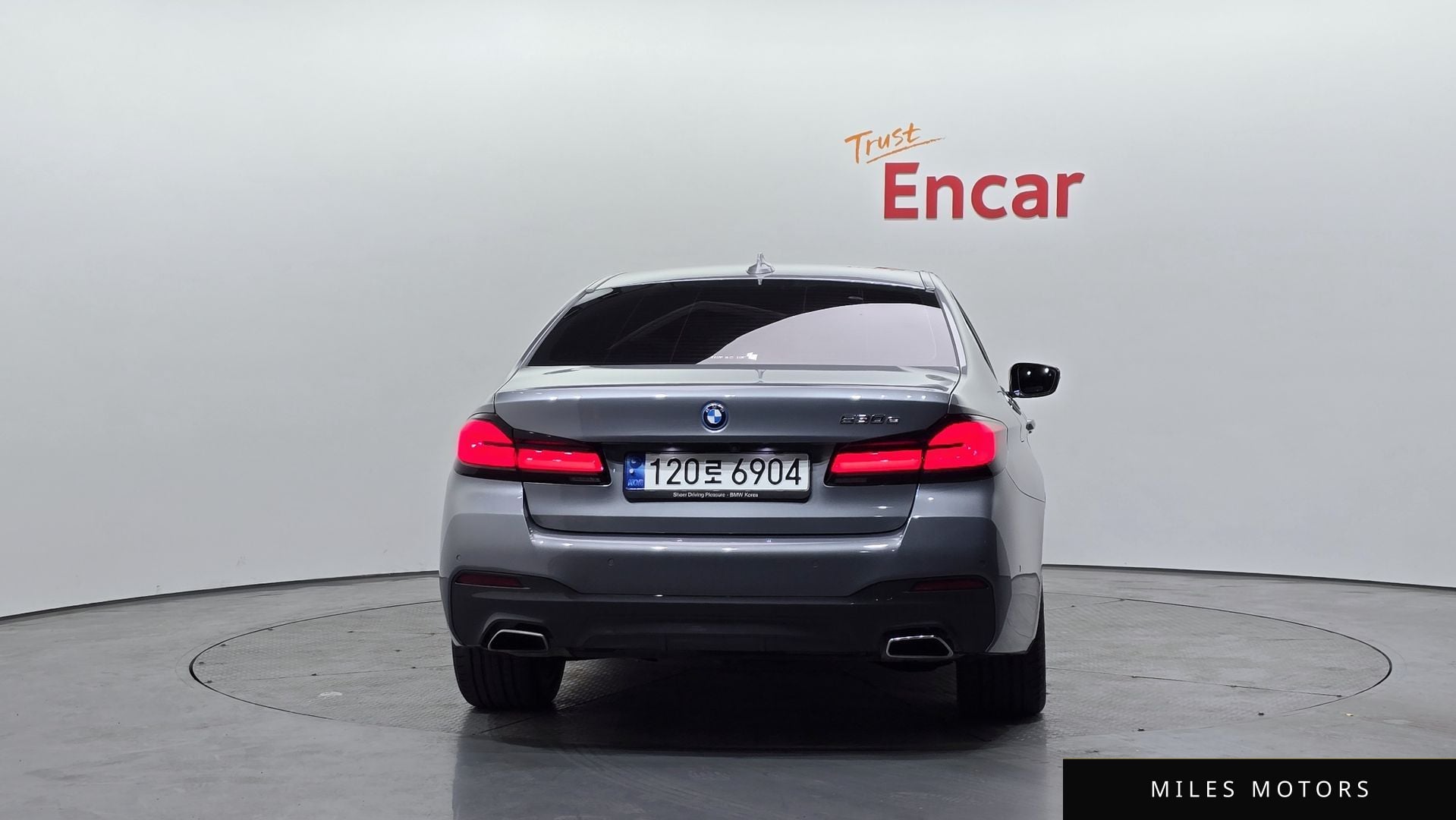 BMW 5 Series (G30) 2023 — миниатюра 4