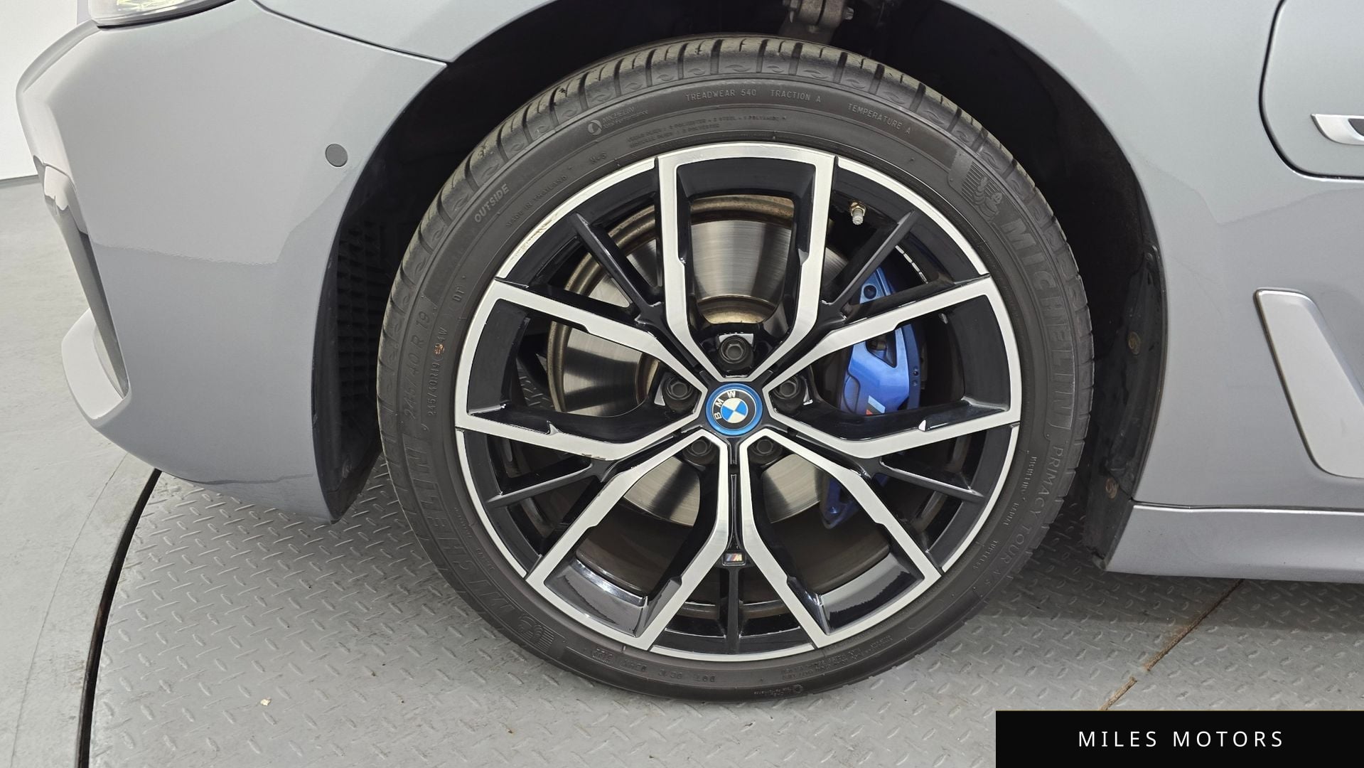 BMW 5 Series (G30) 2023 — миниатюра 5