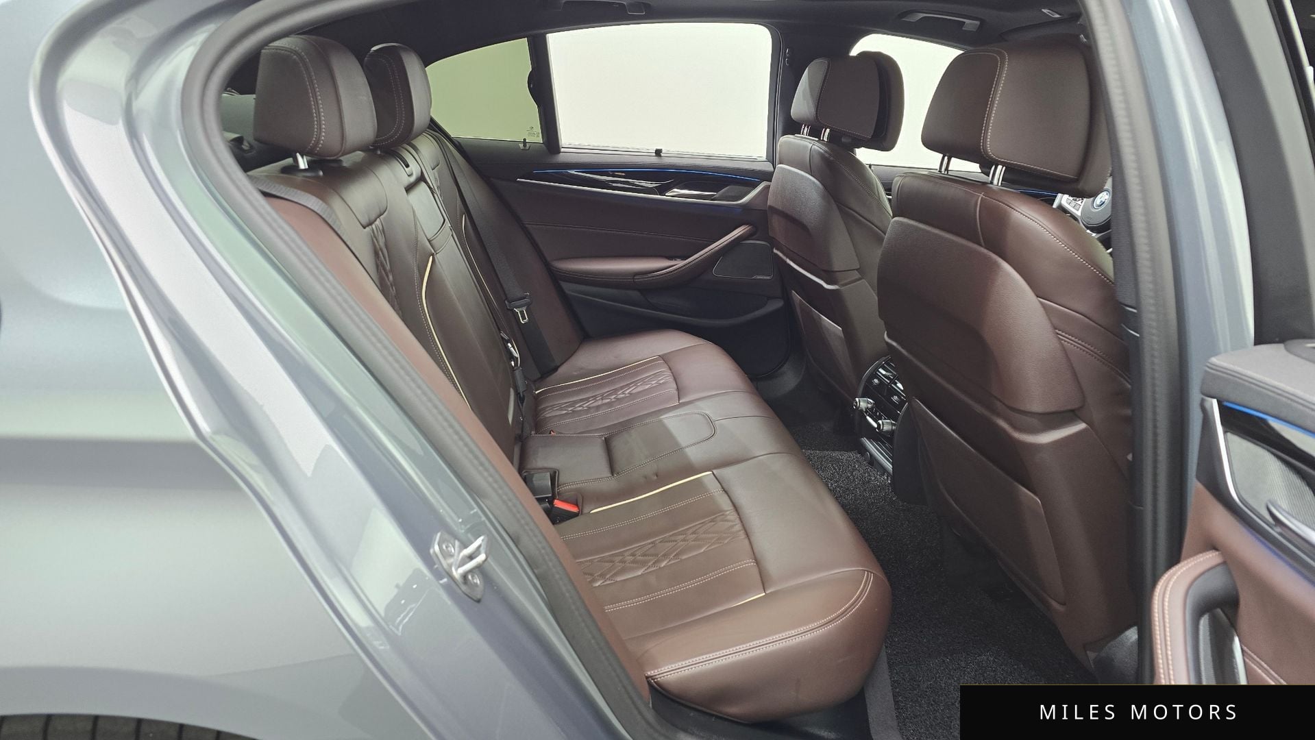 BMW 5 Series (G30) 2023 — миниатюра 12