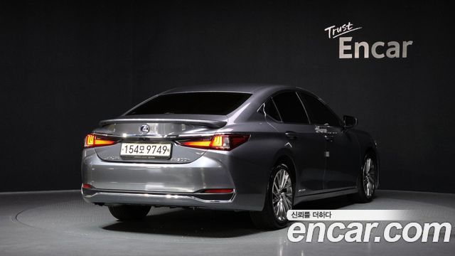 Лексус ES300h 2021 — миниатюра 2