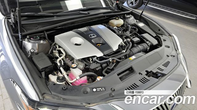 Лексус ES300h 2021 — миниатюра 6