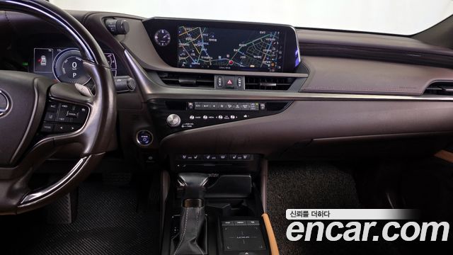 Лексус ES300h 2021 — миниатюра 14