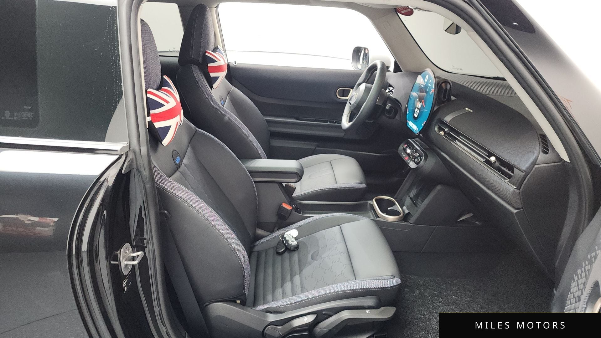 MINI Cooper 2025 — миниатюра 11