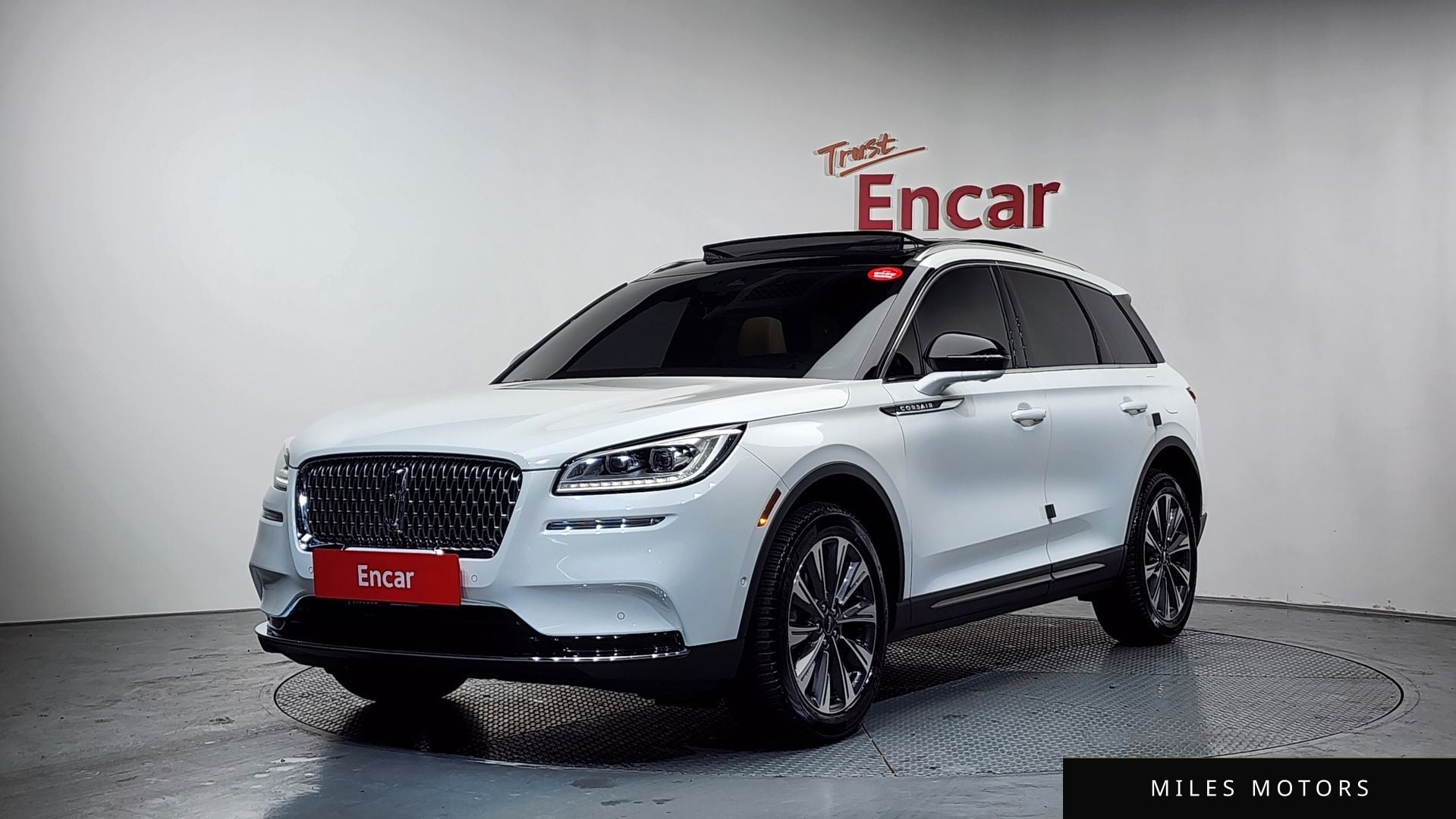 Lincoln Corsair 2021 — фото 1 из 12
