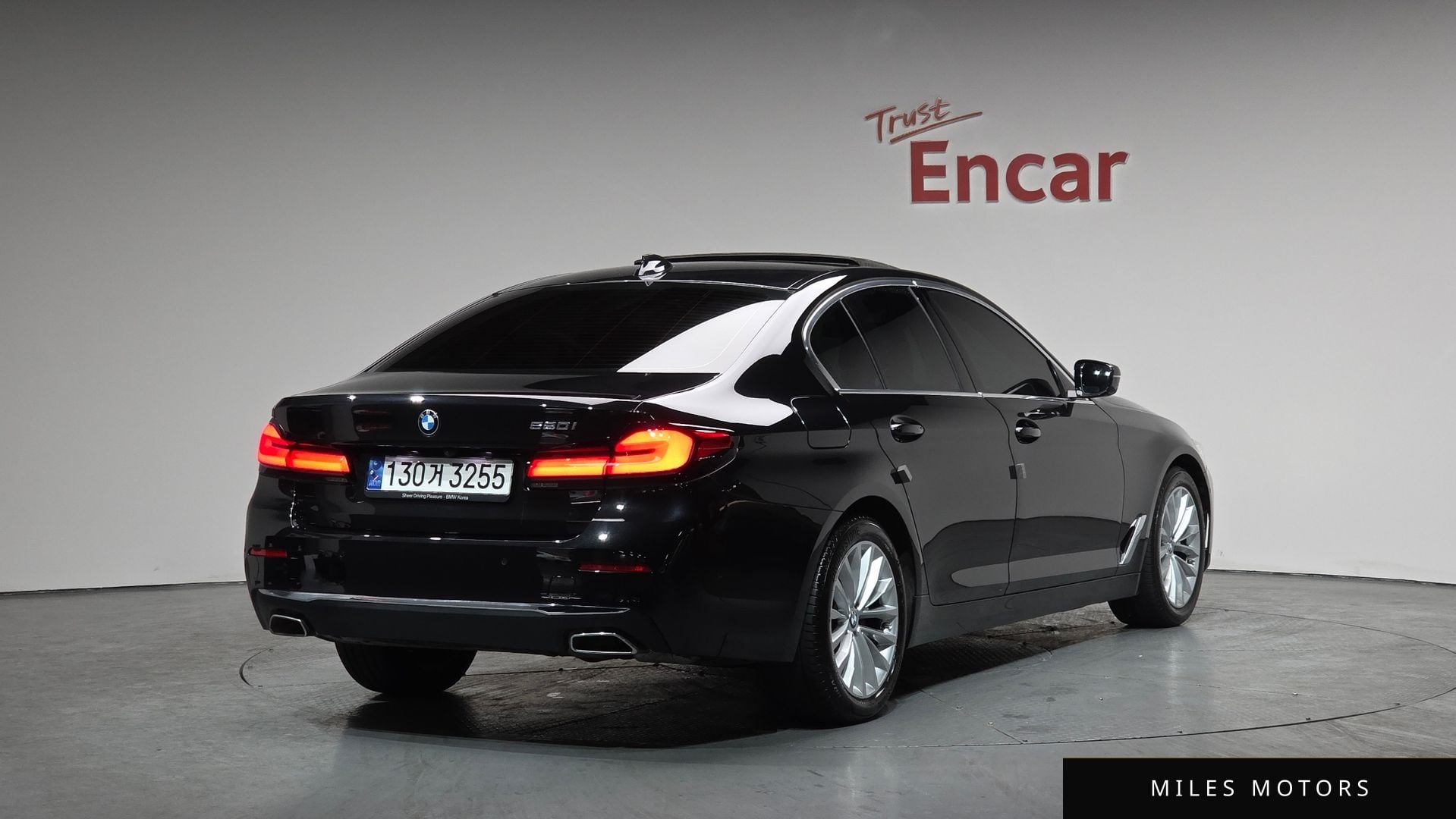 BMW 5 Series (G30) 2023 — миниатюра 2