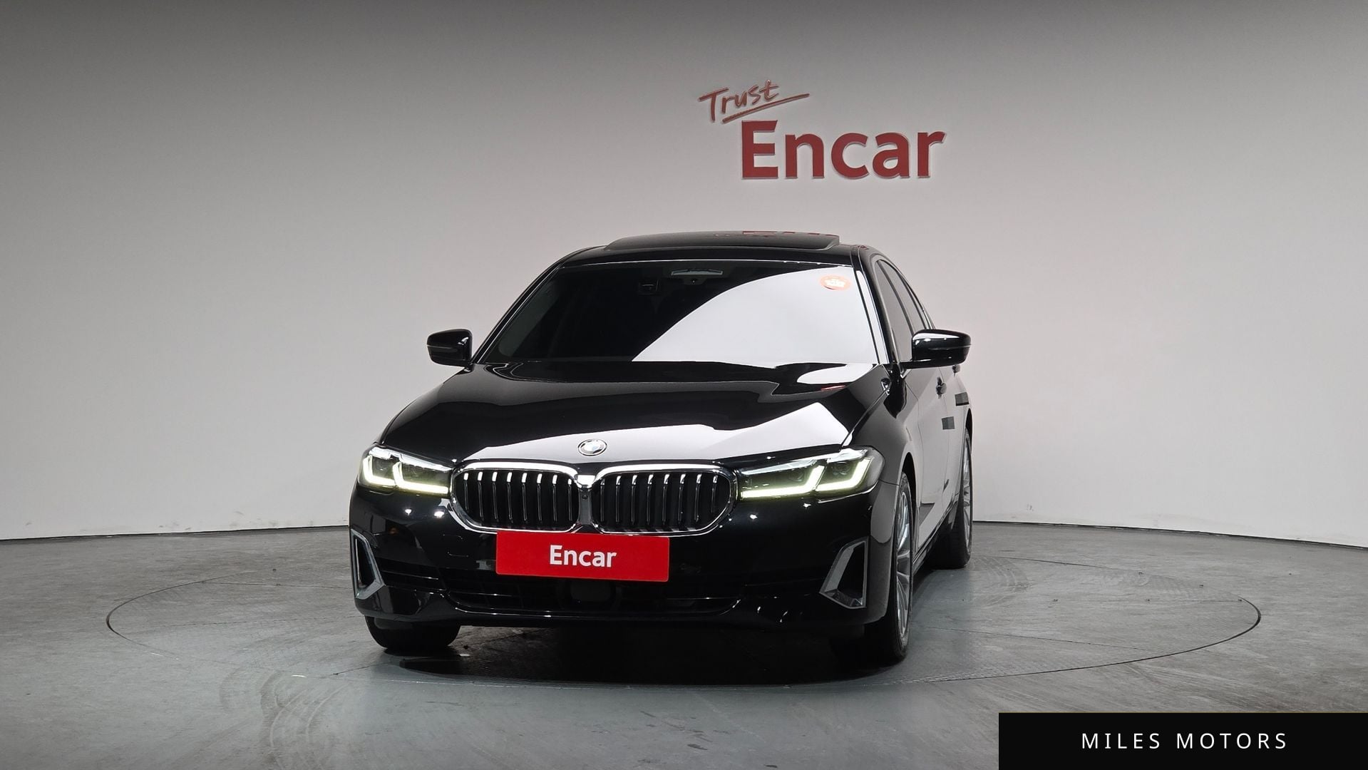 BMW 5 Series (G30) 2023 — миниатюра 3