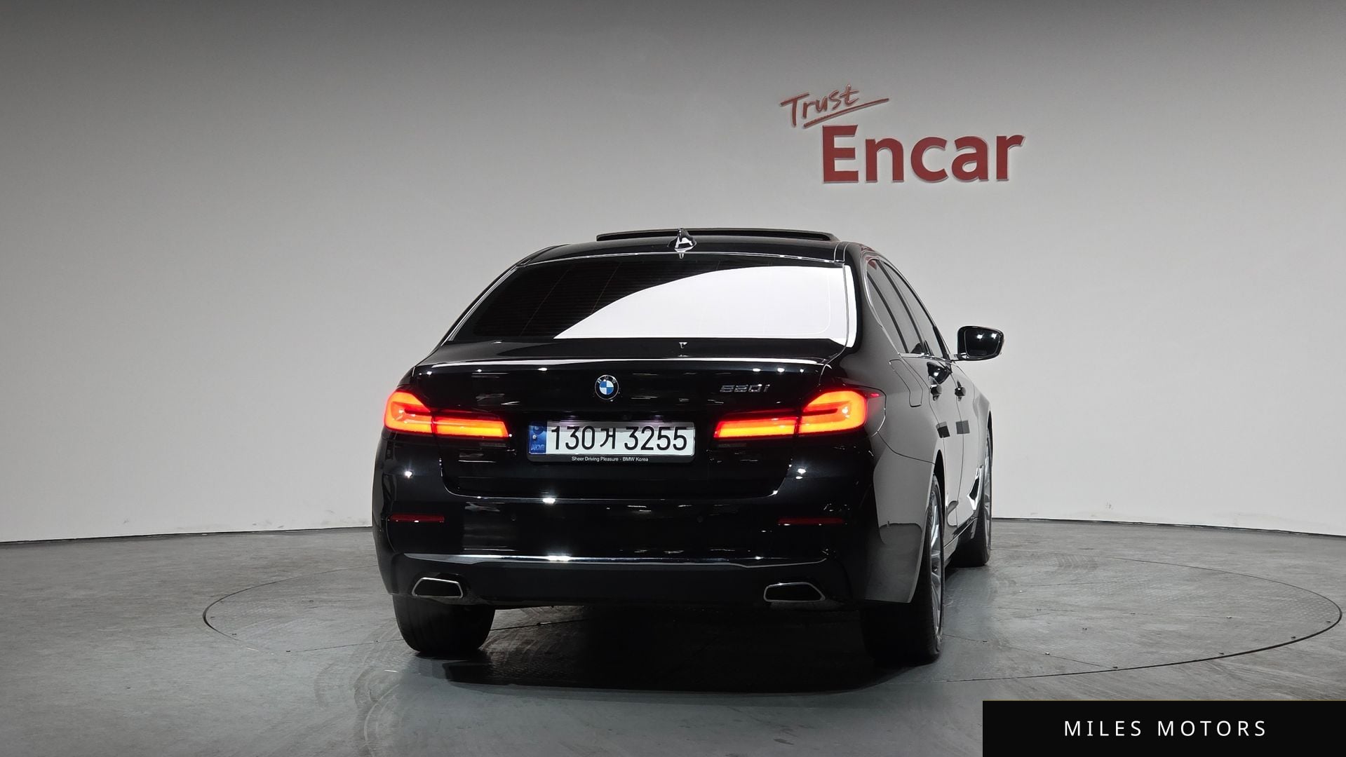 BMW 5 Series (G30) 2023 — миниатюра 4