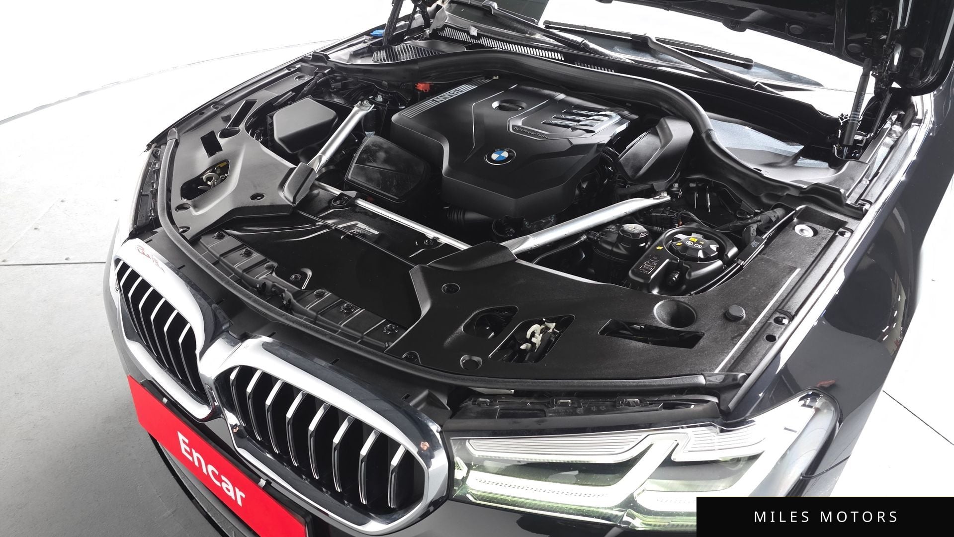 BMW 5 Series (G30) 2023 — миниатюра 6