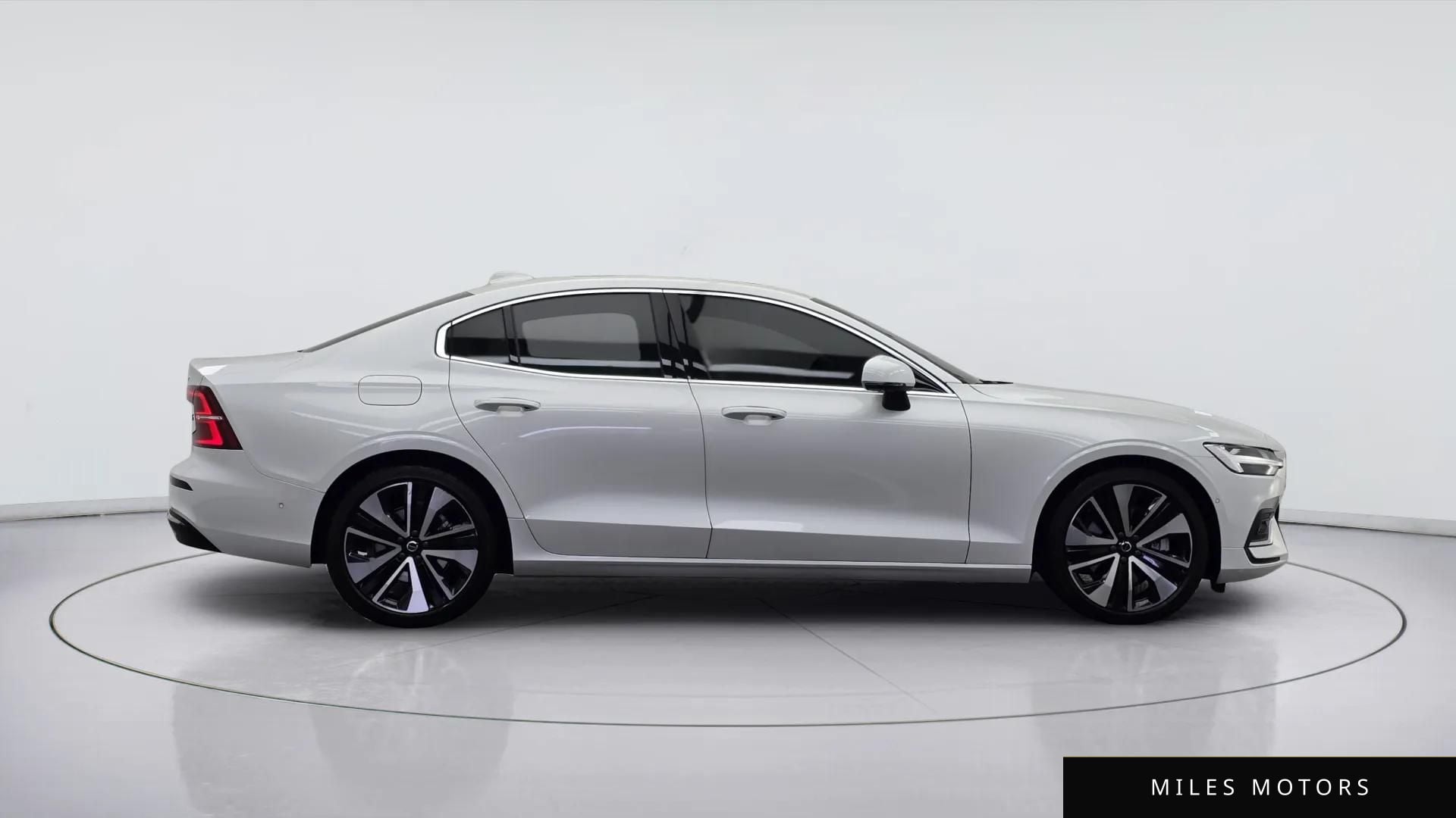Volvo S60 2023 — миниатюра 3