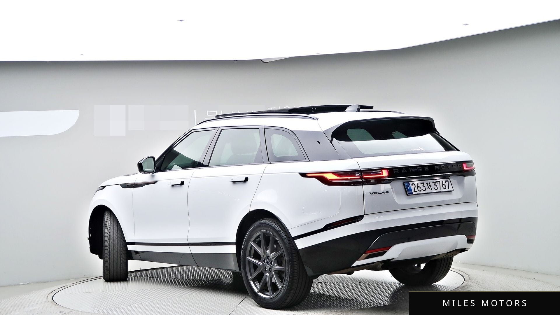 Land Rover Range Rover Velar 2025 — миниатюра 4