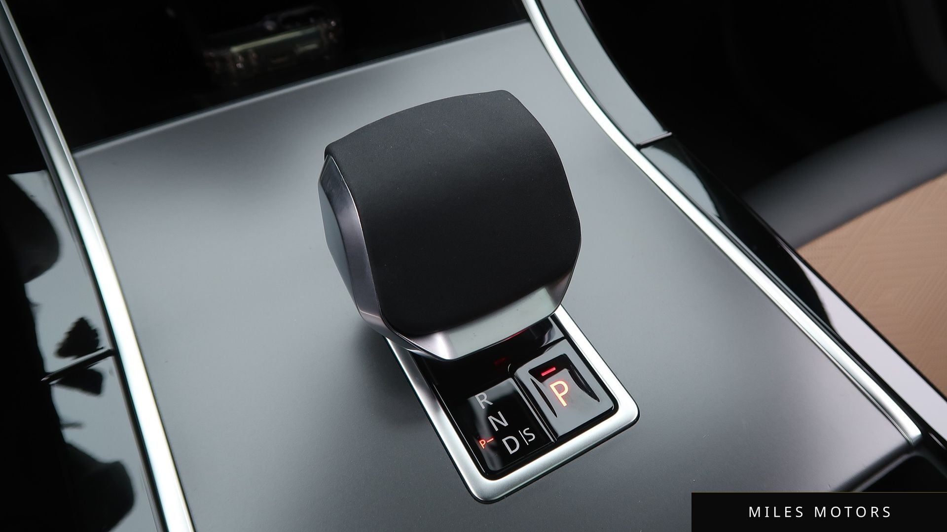 Land Rover Range Rover Velar 2025 — миниатюра 9