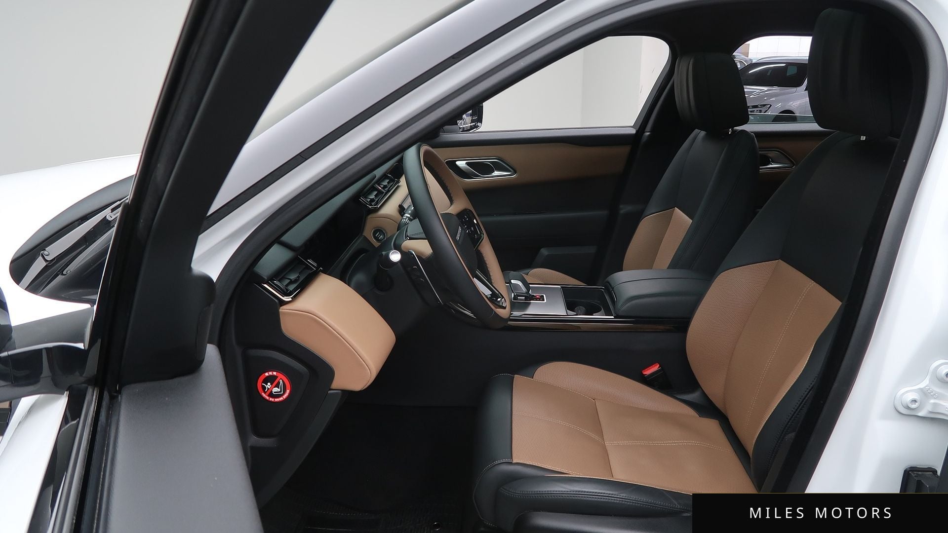 Land Rover Range Rover Velar 2025 — миниатюра 10