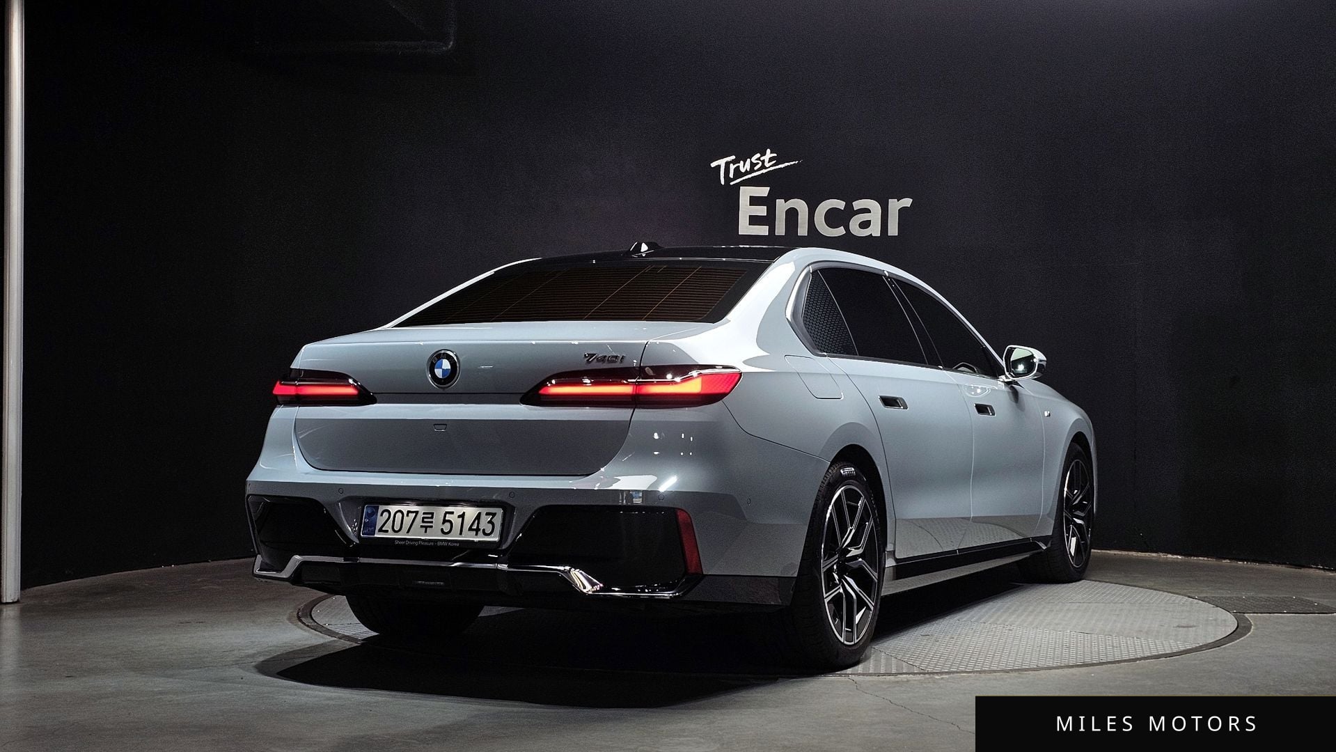 BMW 7 Series (G70) 2023 — миниатюра 2