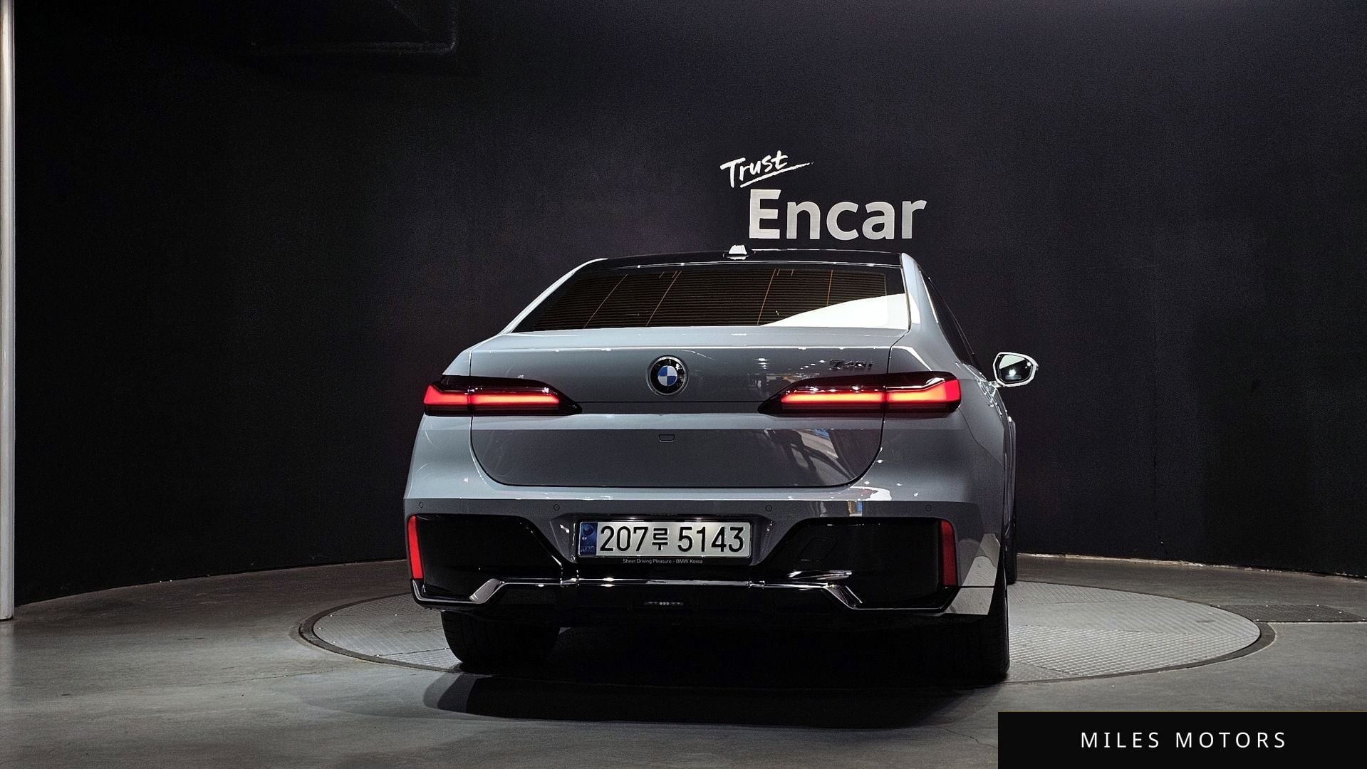 BMW 7 Series (G70) 2023 — миниатюра 4