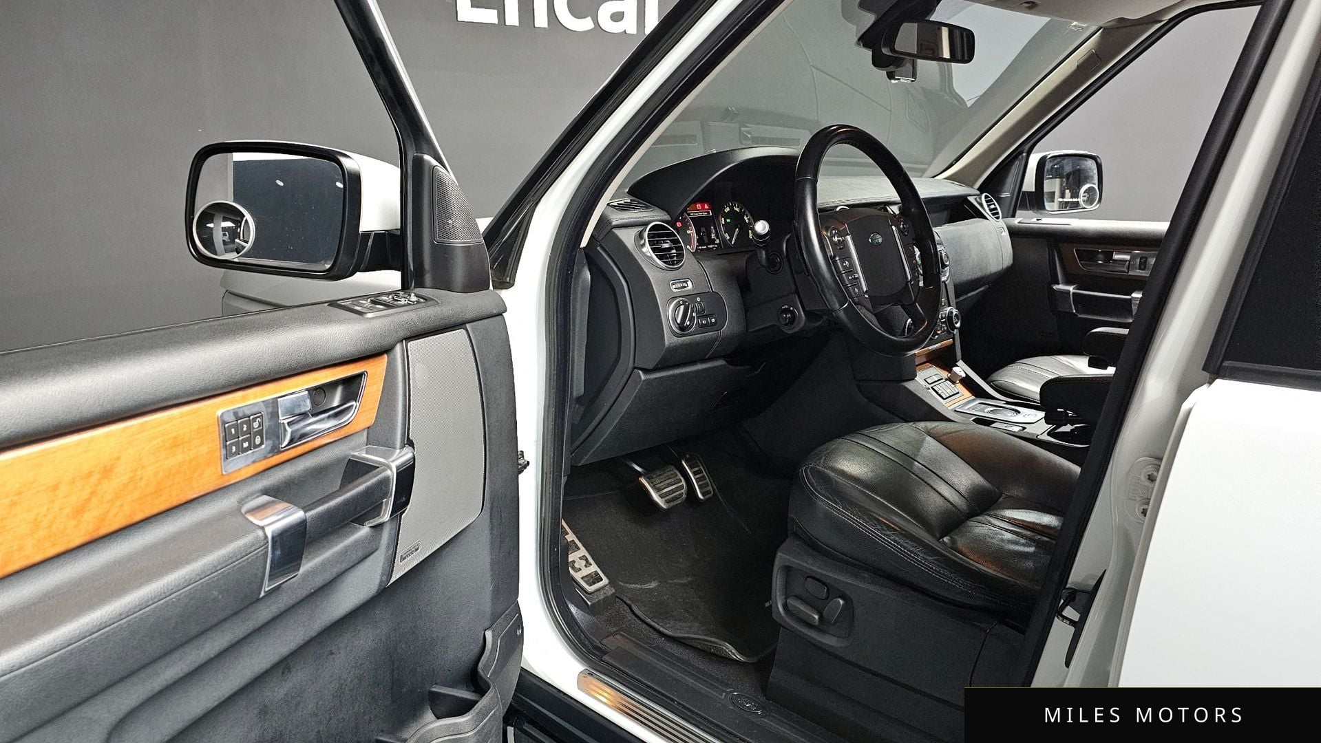 Land Rover Discovery 2013 — миниатюра 11