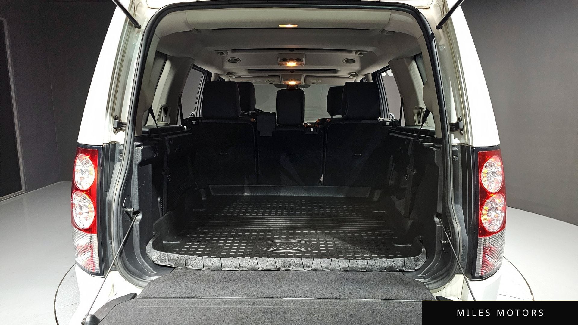 Land Rover Discovery 2013 — миниатюра 20