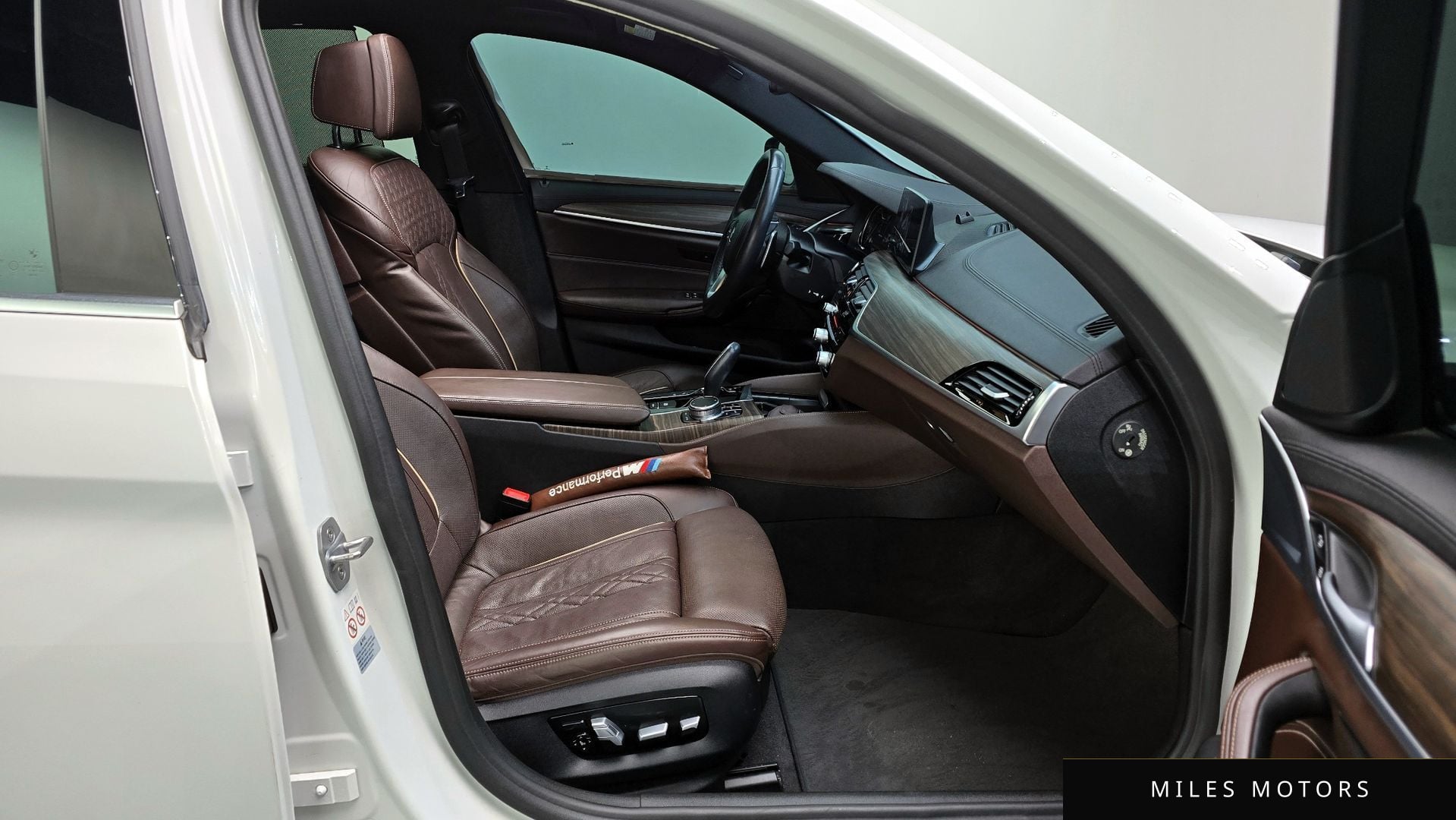 BMW 5 Series (G30) 2018 — миниатюра 10