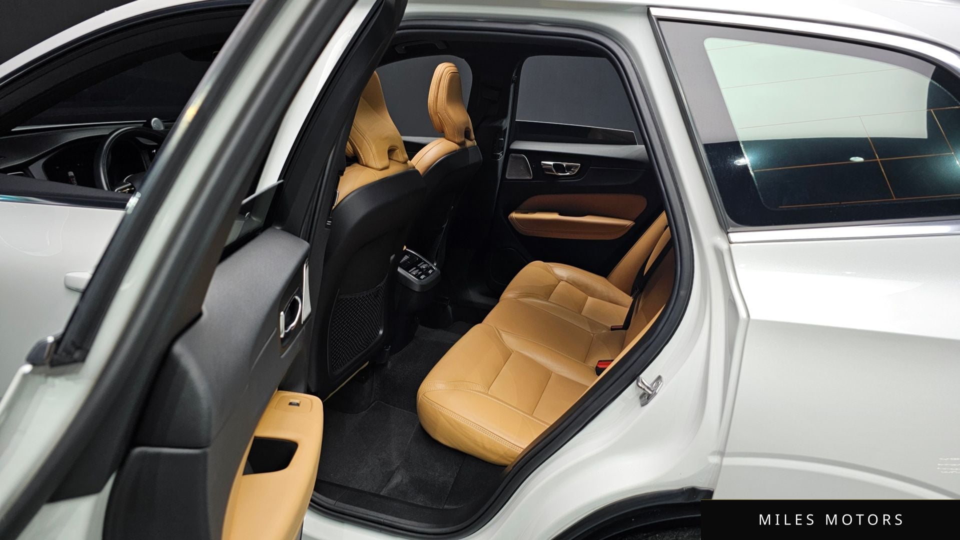 Volvo XC60 2022 — миниатюра 12