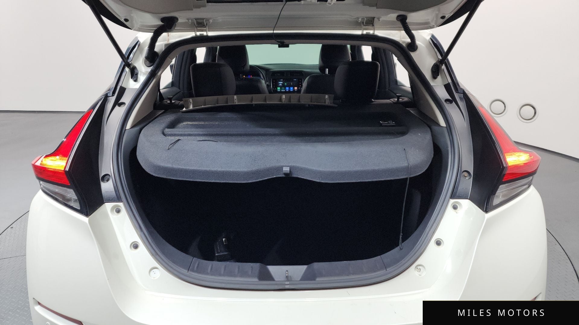 Nissan 리프 (ZE1) 2019 — миниатюра 20