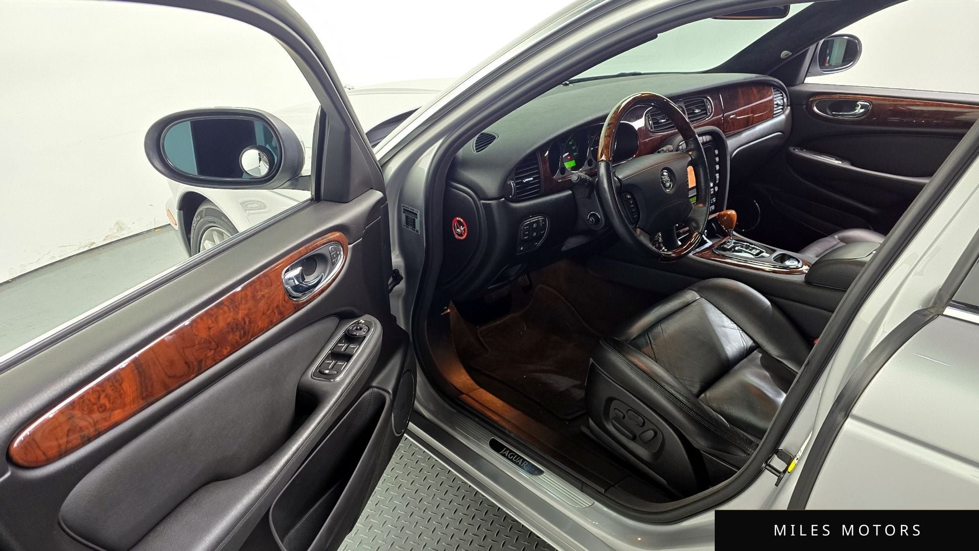 Jaguar XJ-6 2006 — миниатюра 10