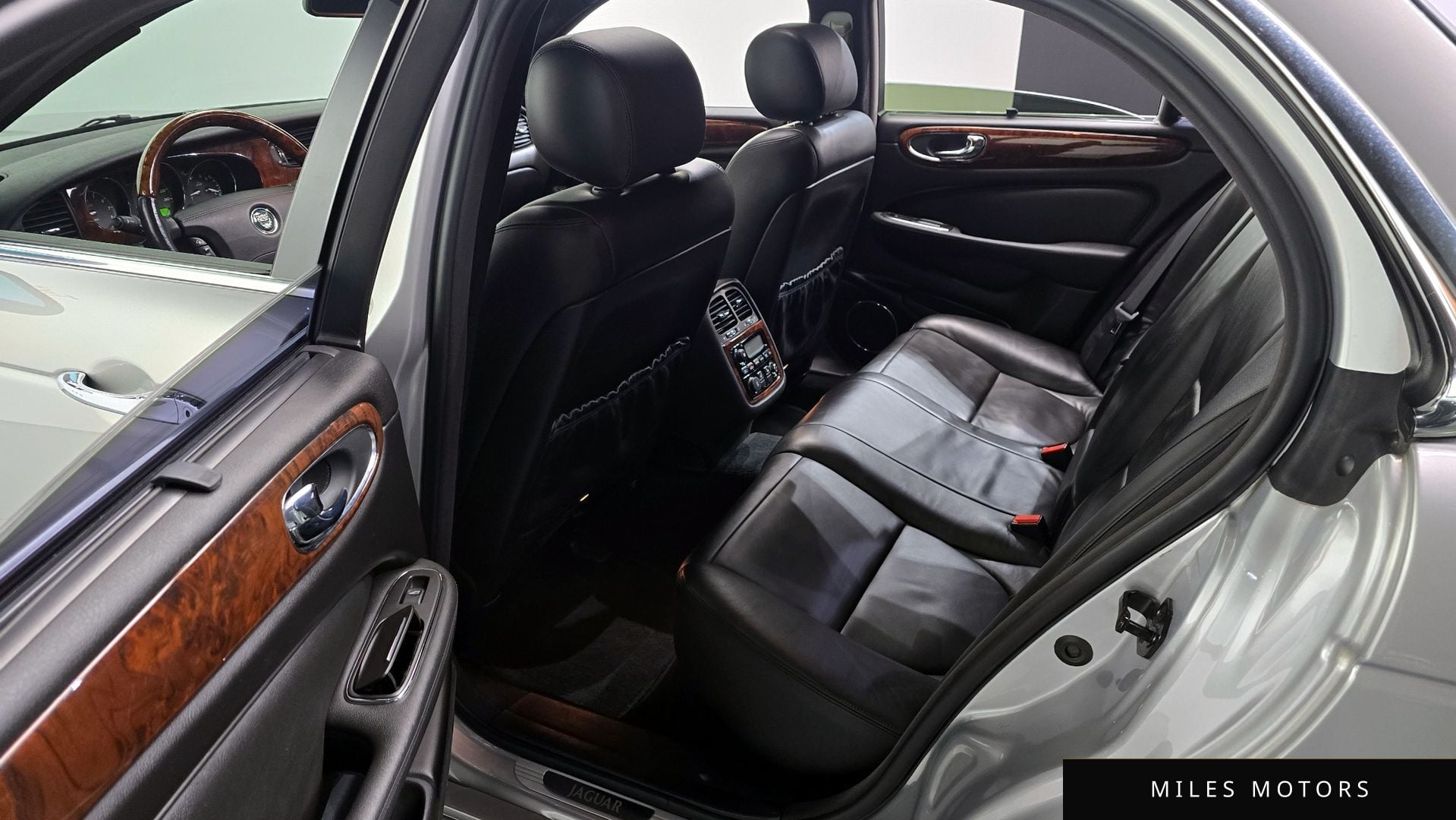 Jaguar XJ-6 2006 — миниатюра 11
