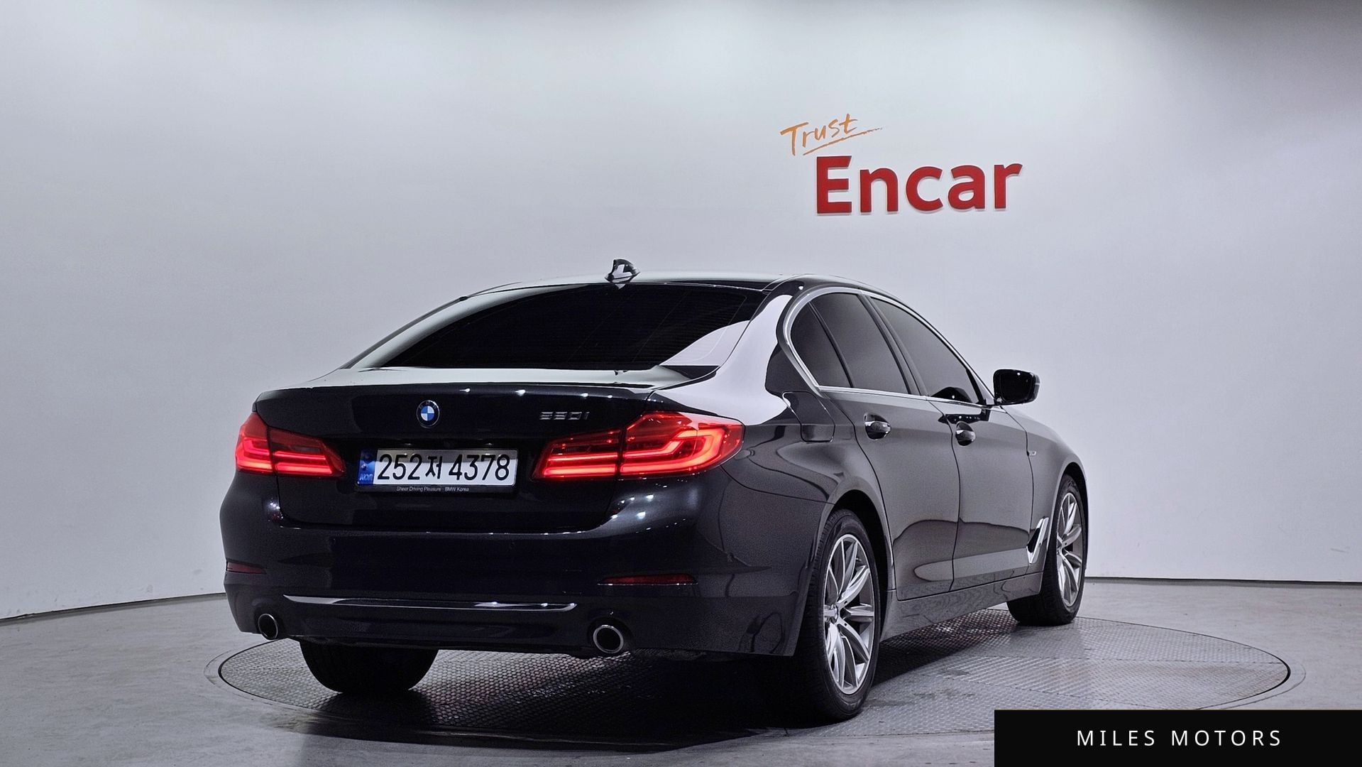 BMW 5시리즈 (G30) 2019 — миниатюра 2