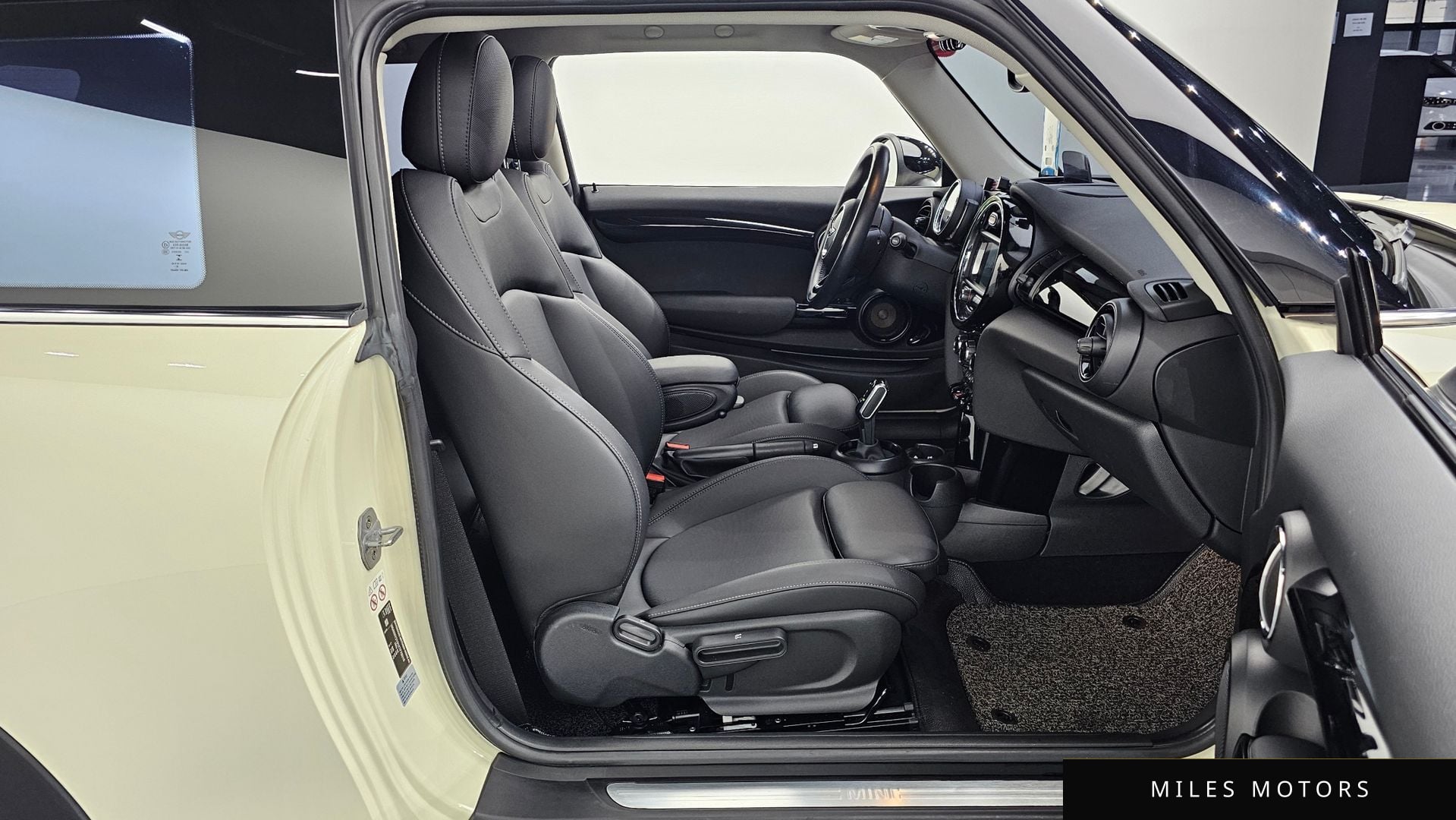 MINI Cooper D 2019 — миниатюра 10