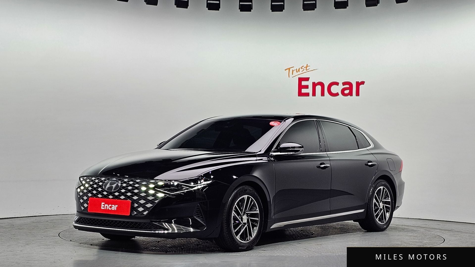 Hyundai Grandeur 2023 — фото 1 из 12