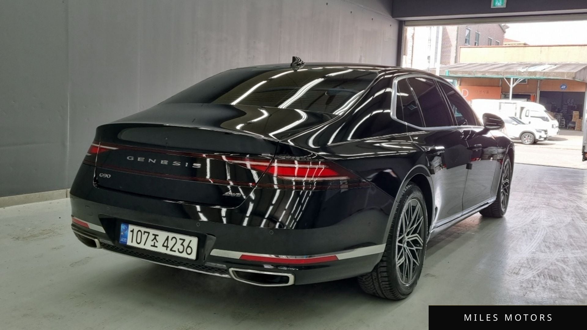 Genesis G90 (RS4) 2023 — миниатюра 2