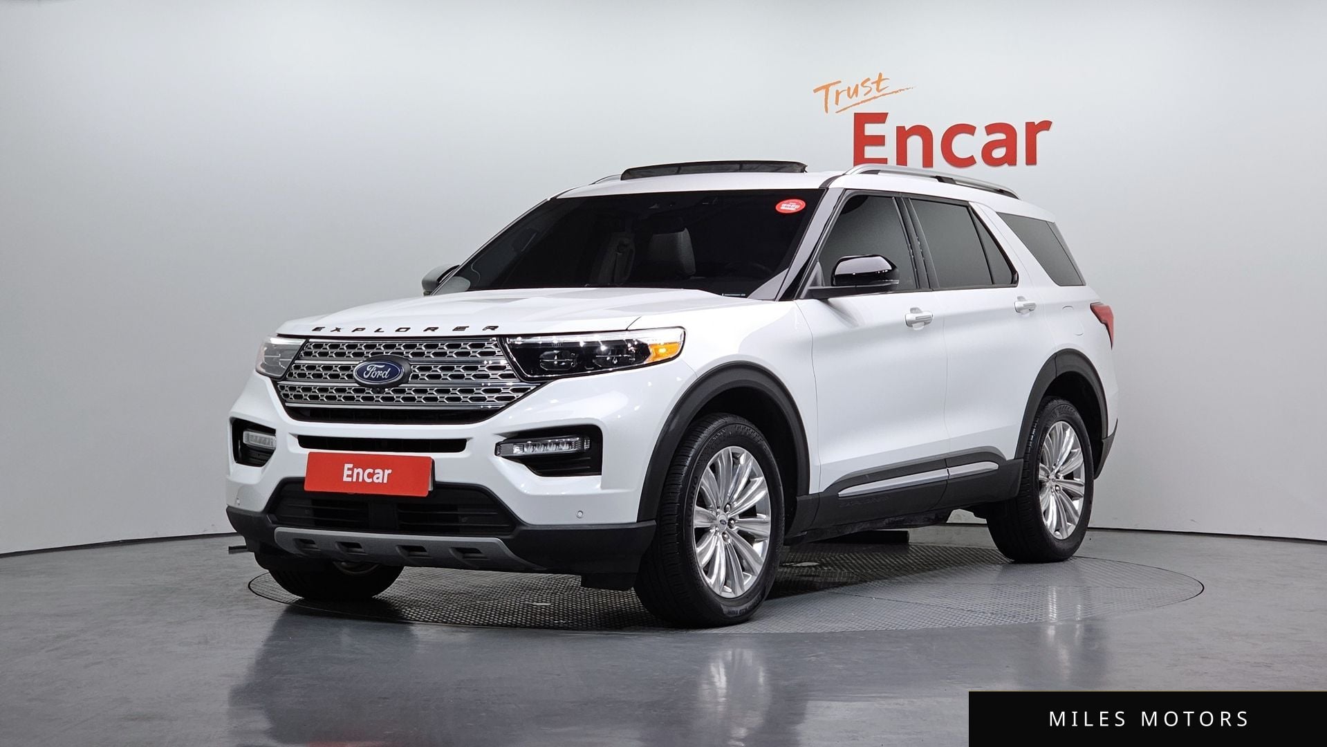 Ford Explorer 2022 — фото 1 из 12