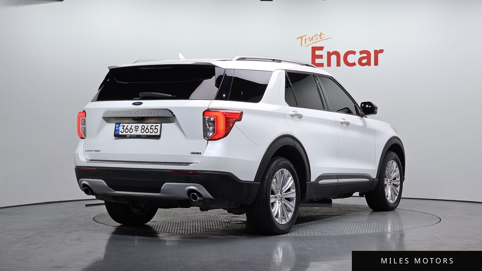 Ford Explorer 2022 — миниатюра 2