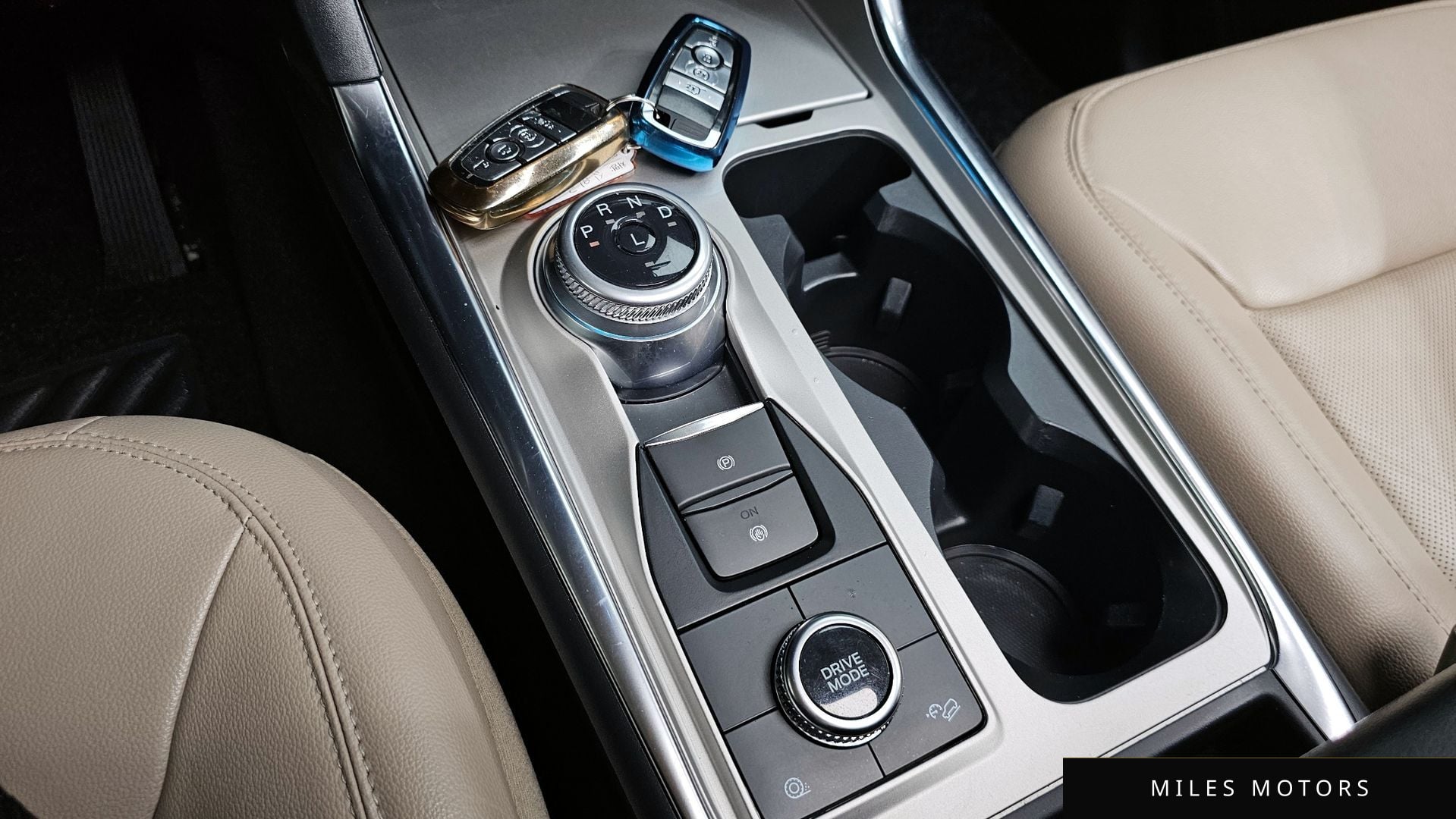 Ford Explorer 2022 — миниатюра 9