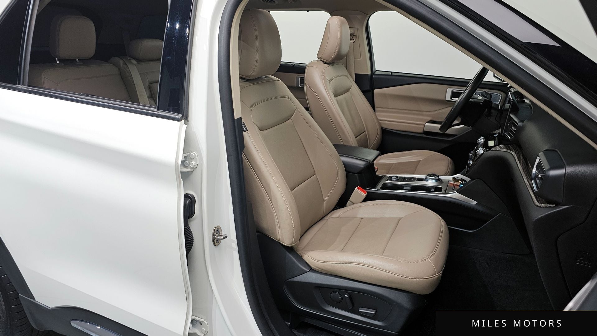 Ford Explorer 2022 — миниатюра 10