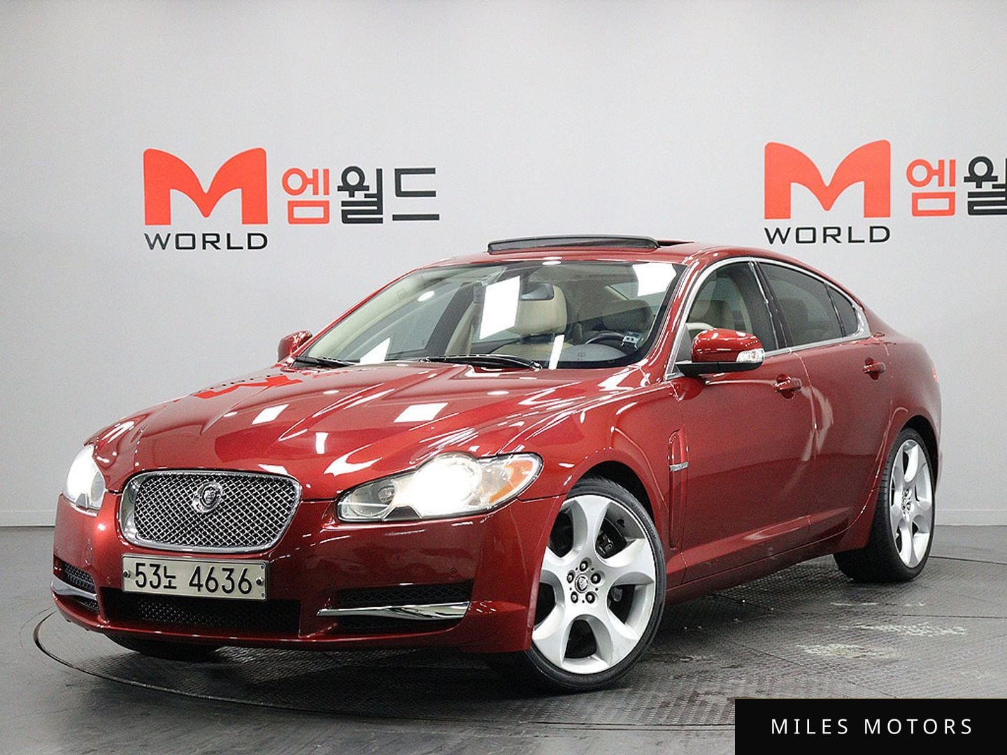 Jaguar XF 2009 — фото 1 из 12