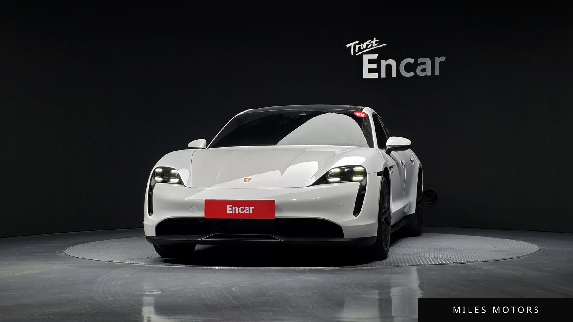 Porsche Taycan 2023 — миниатюра 3