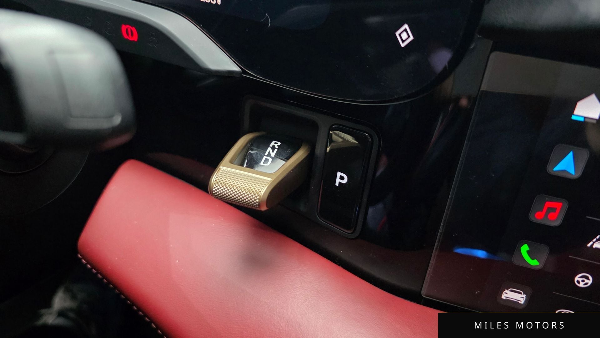 Porsche Taycan 2023 — миниатюра 9