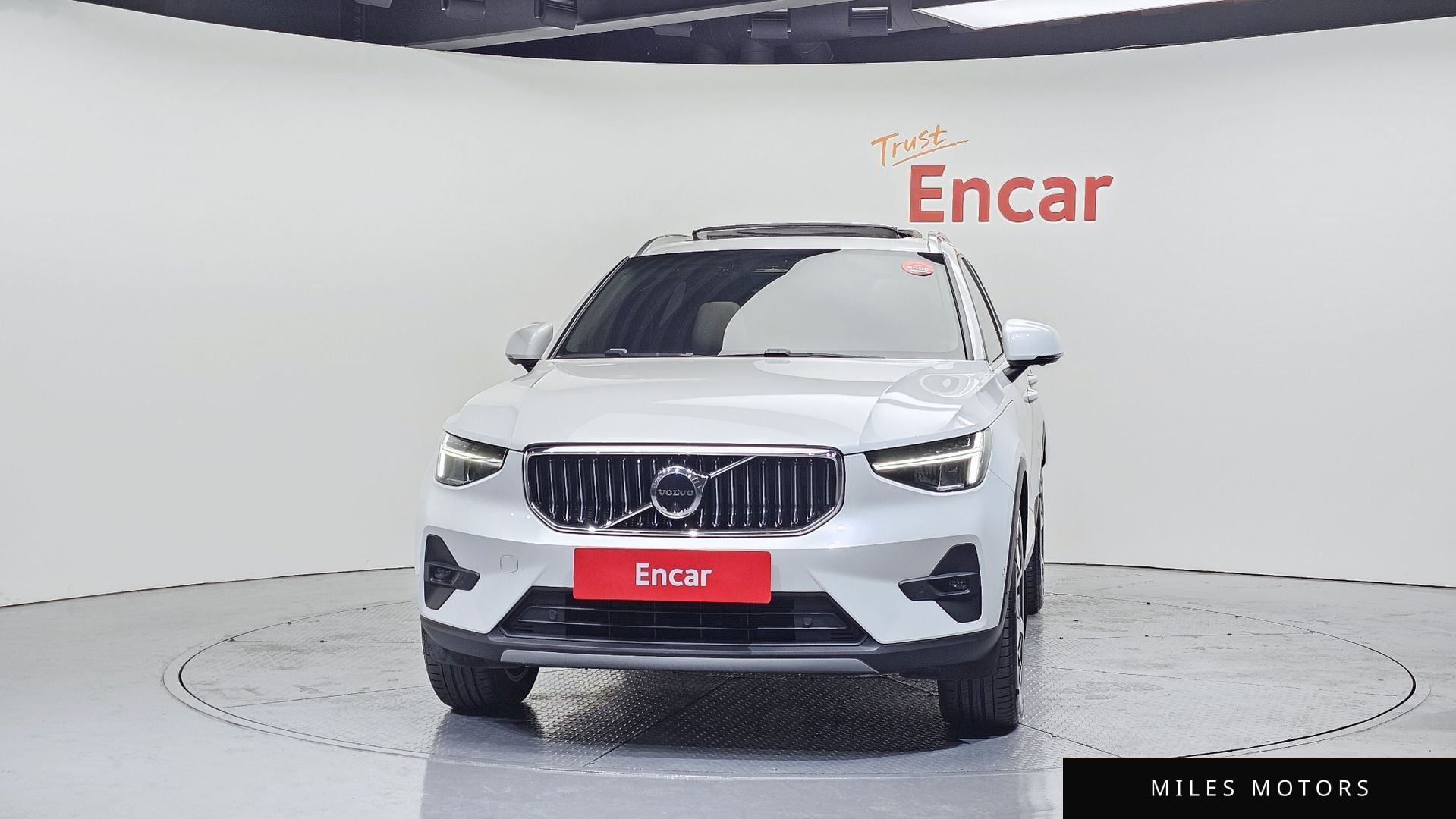 Volvo XC40 2023 — миниатюра 3