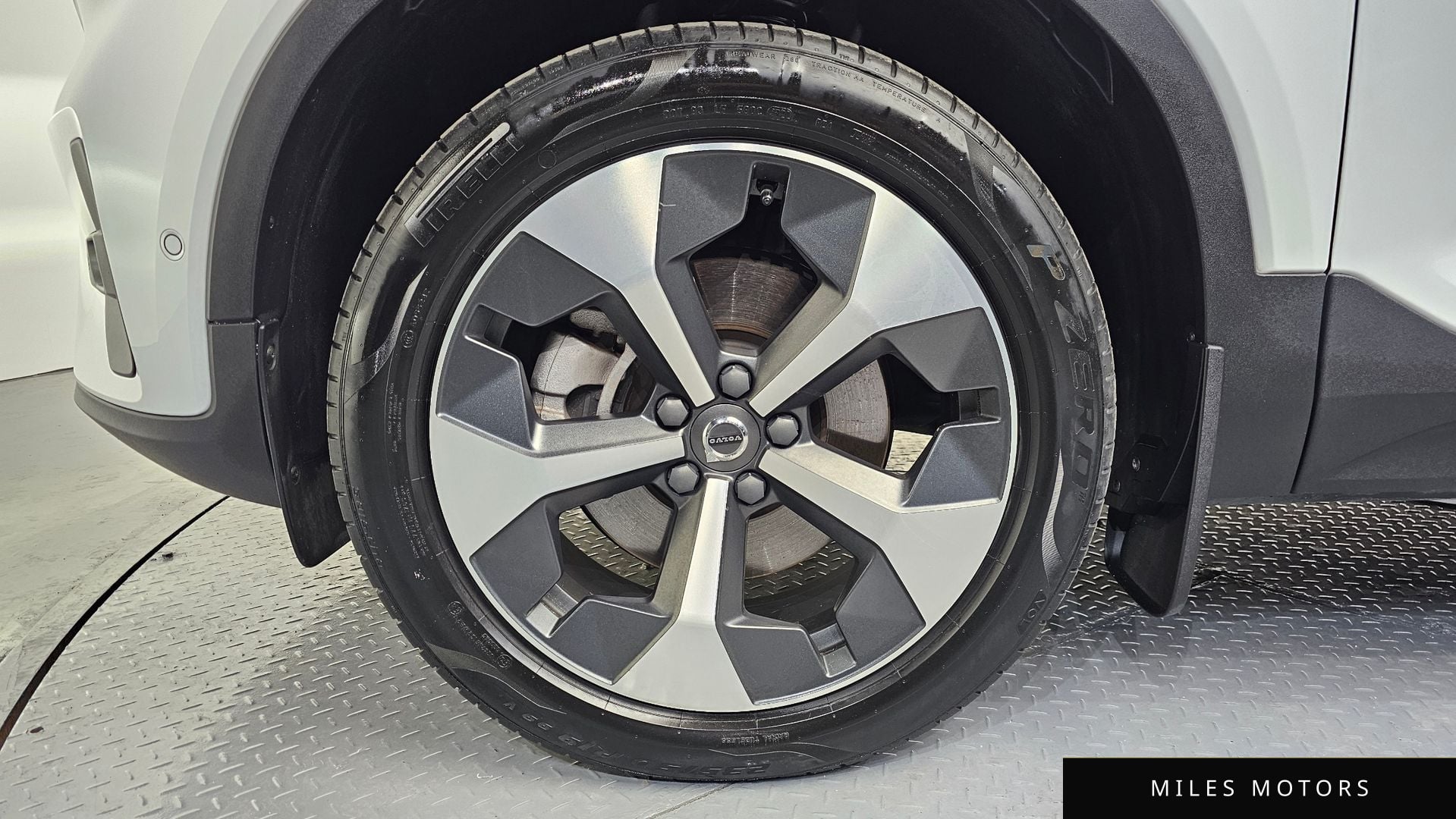 Volvo XC40 2023 — миниатюра 5